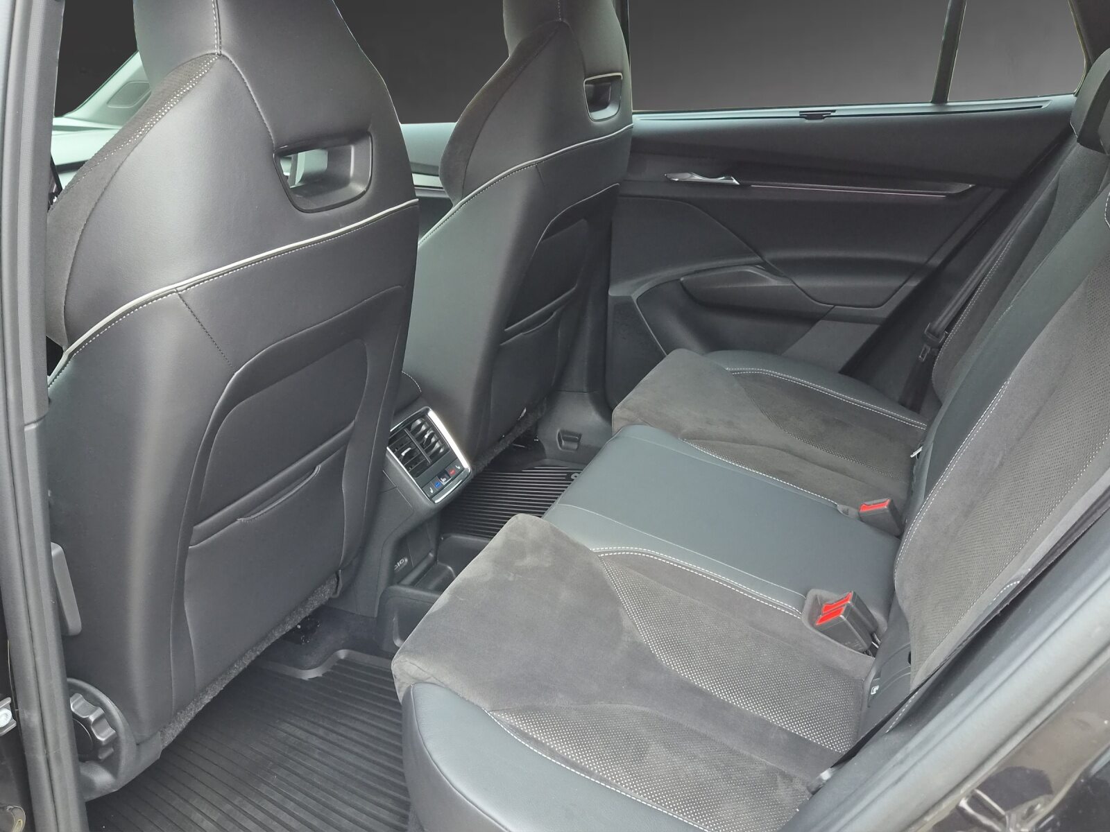 SKODA ENYAQ Sportline iV 80x 4x4, Électrique, Occasion / Utilisé, Automatique - 7