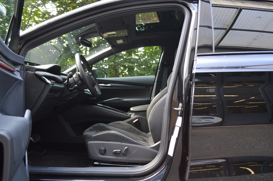 SKODA Enyaq iV 80x SportLine I Panoramadach, Electric, Second hand / Used, Automatic - 5