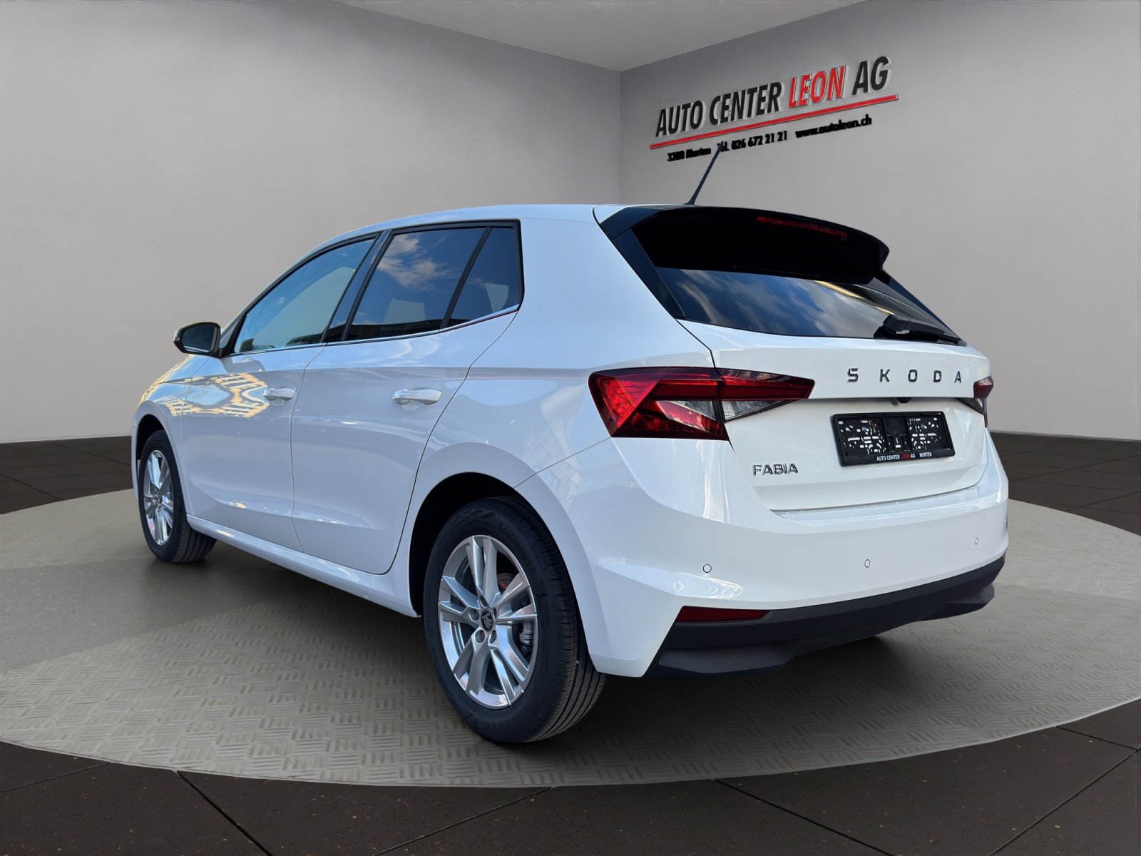 SKODA Fabia 1.0 TSI Dynamic DSG, Petrol, New car, Automatic - 3