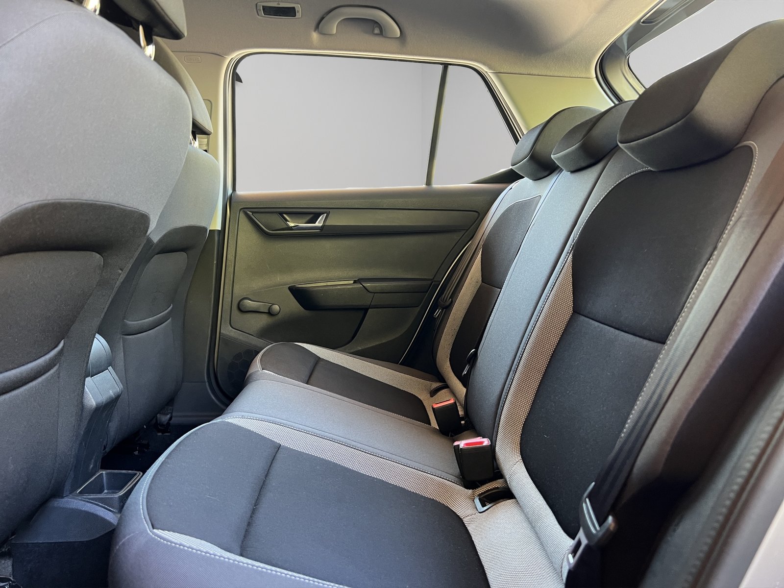 SKODA Fabia 1.0 Active, Benzin, Occasion / Gebraucht, Handschaltung - 6