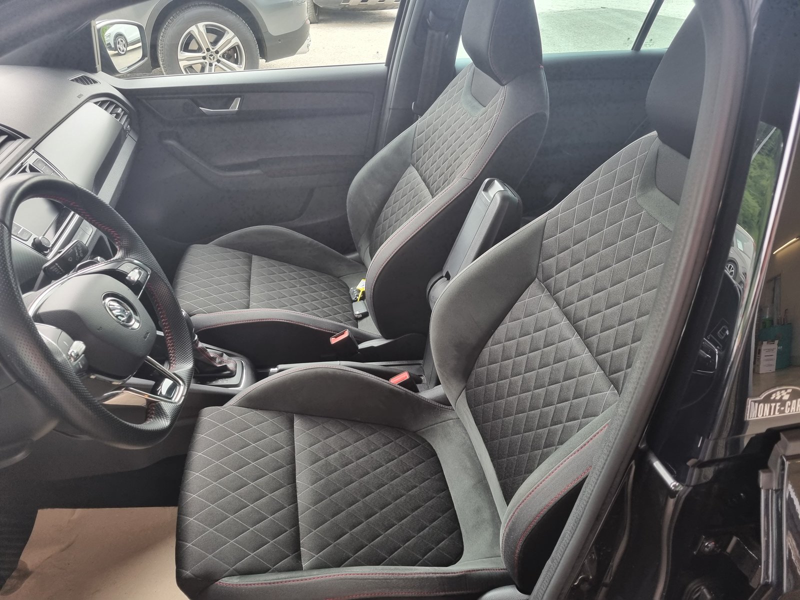 SKODA Fabia 1.0 TSI Monte Carlo DSG, Benzin, Occasion / Gebraucht, Automatik - 7