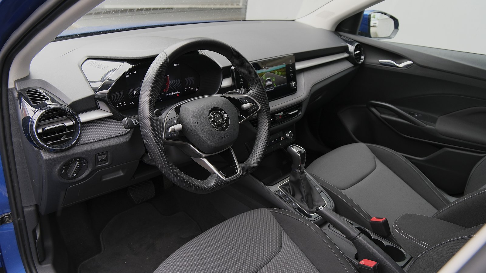 SKODA Fabia 1.0 TSI Selection DSG, Petrol, Second hand / Used, Automatic - 3
