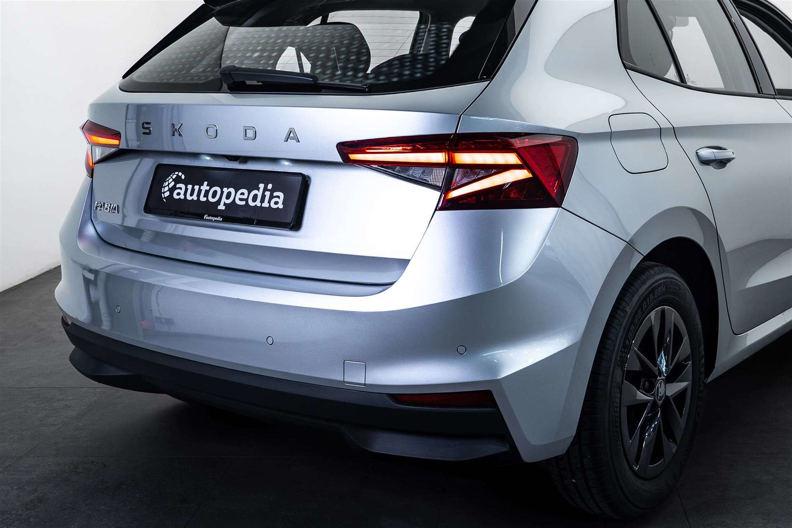 SKODA Fabia 1.0 TSi Young Edition HIT-Preis, Benzin, Occasion / Gebraucht, Handschaltung - 4