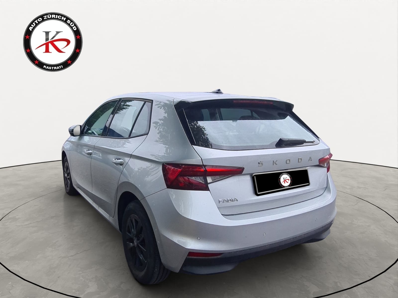 SKODA Fabia 1.0 TSI Young Edition, Benzin, Occasion / Gebraucht, Handschaltung - 4