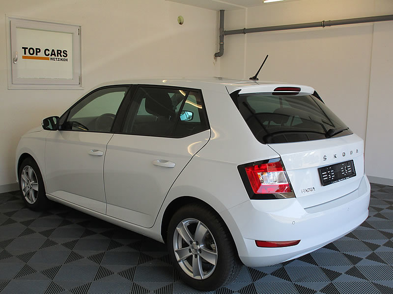 SKODA Fabia 1.0 TSI Ambition DSG, Benzin, Occasion / Gebraucht, Automatik - 2