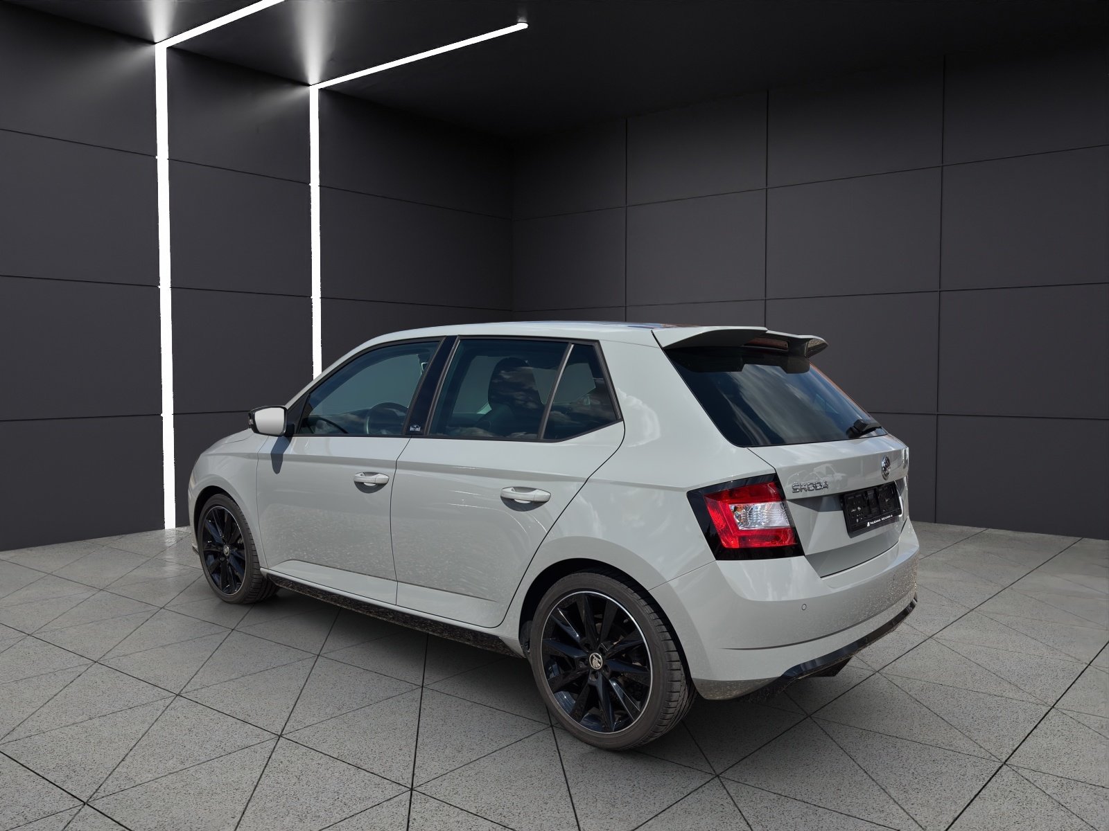SKODA Fabia 1.0 TSI Monte Carlo DSG, Petrol, Second hand / Used, Automatic - 4