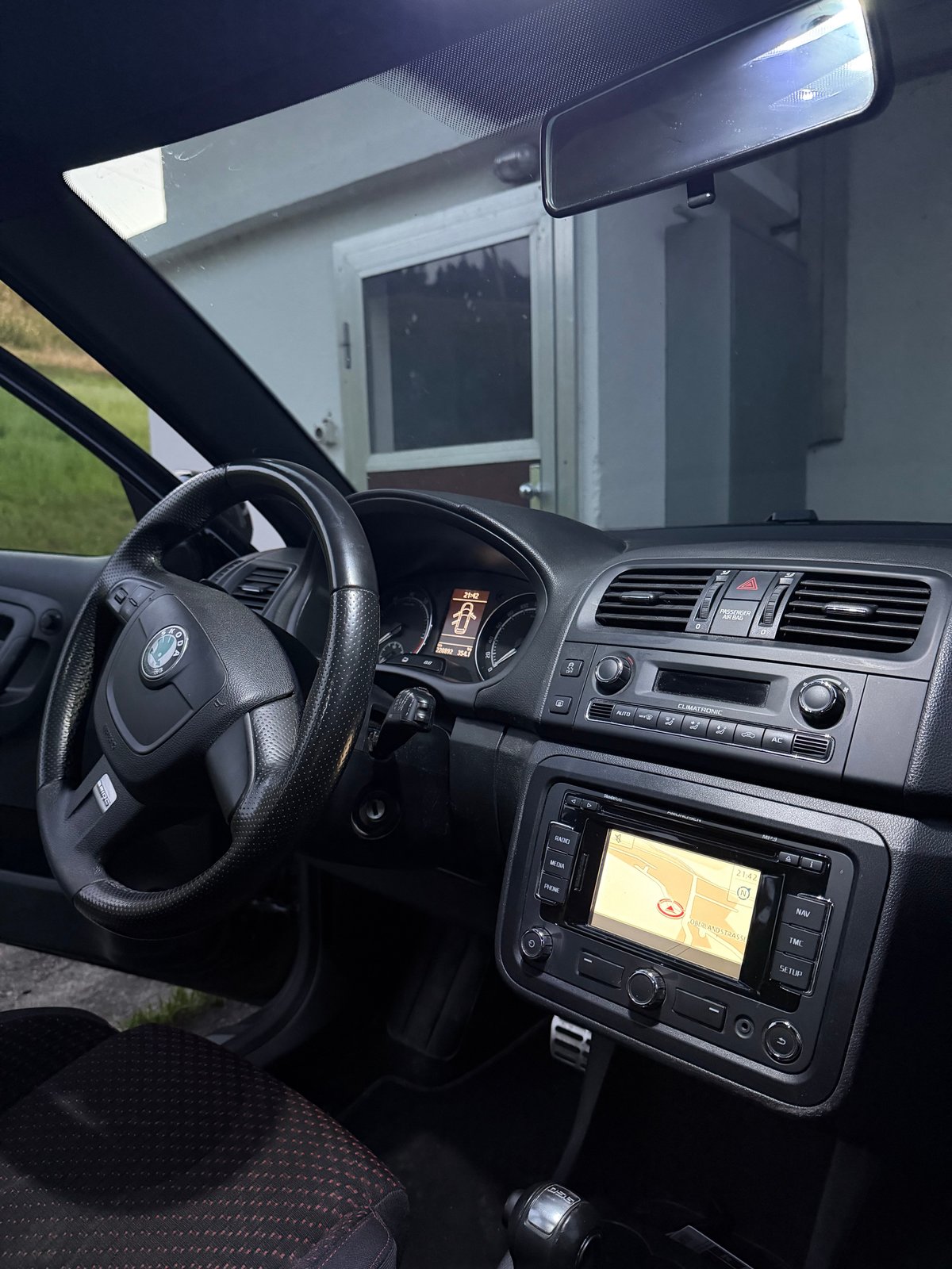 SKODA Fabia 1.4 TSI RS DSG, Benzin, Occasion / Gebraucht, Automatik - 7
