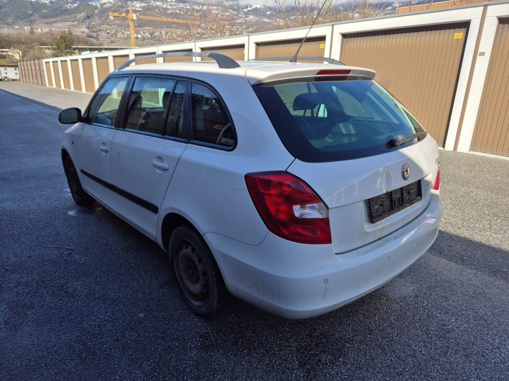 SKODA FABIA 1.2 TSI Classic, Petrol, Second hand / Used, Manual - 3
