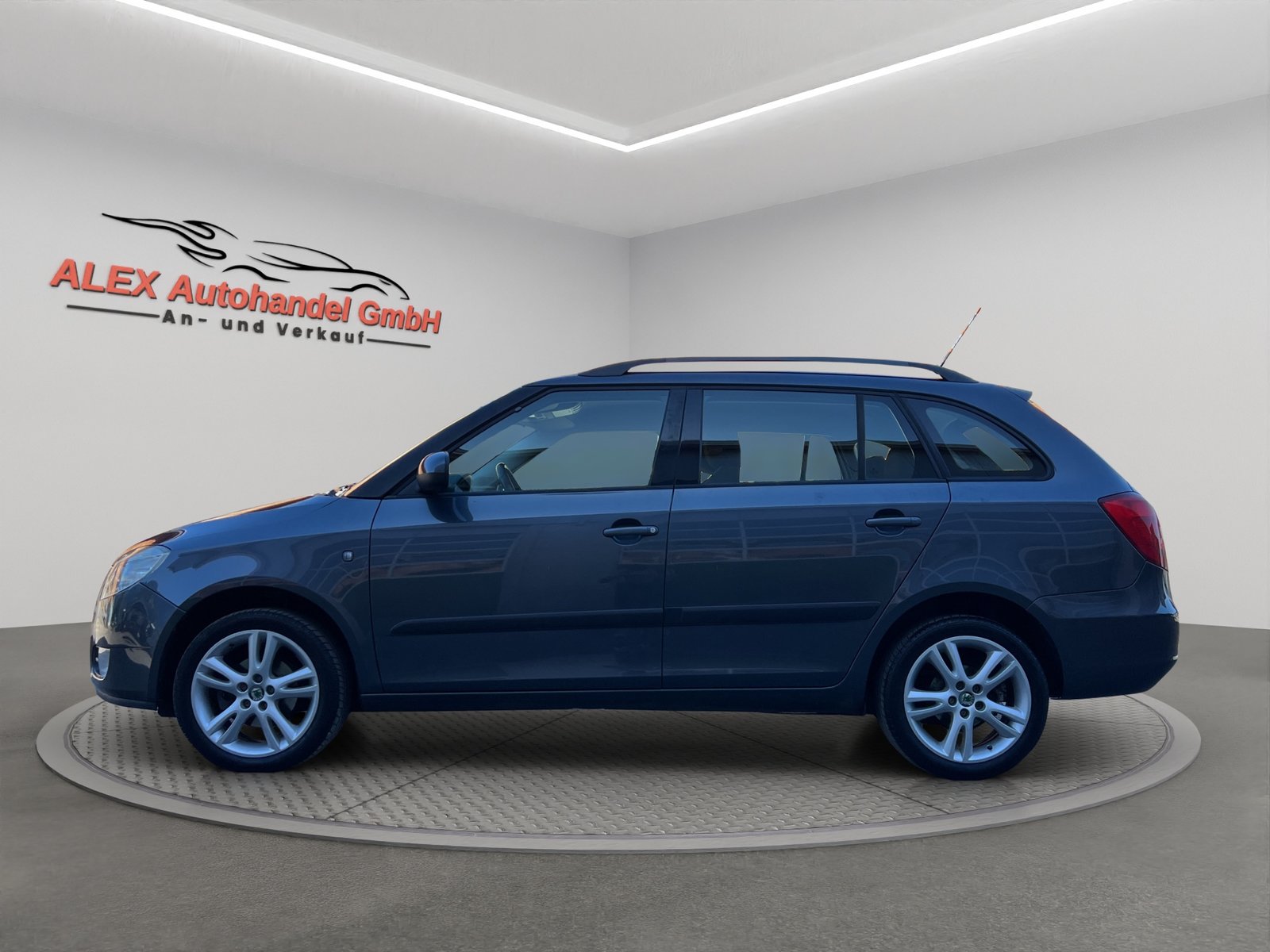 SKODA Fabia 1.6 Elegance Tiptronic, Benzin, Occasion / Gebraucht, Automatik - 3