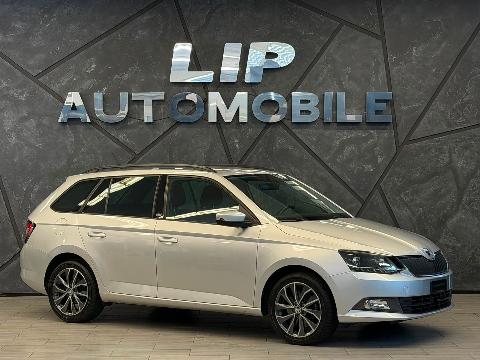 SKODA Fabia 1.2 TSI Ambition DSG, Essence, Occasion / Utilisé, Automatique - 3