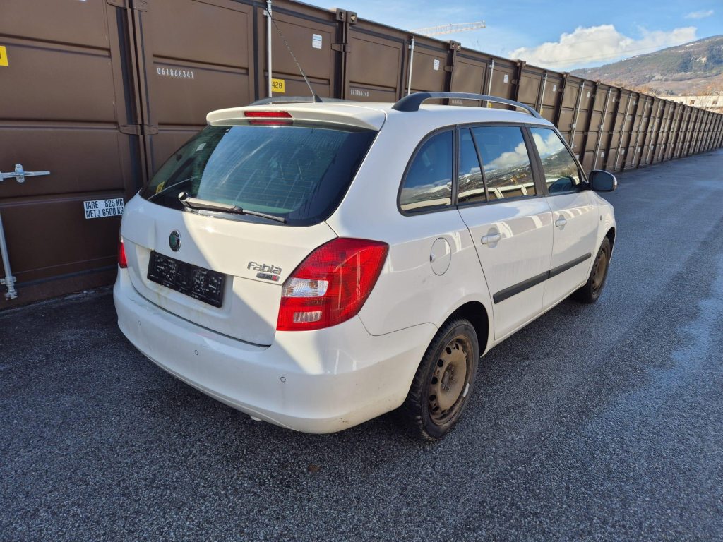 SKODA FABIA 1.2 TSI Classic, Petrol, Second hand / Used, Manual - 4