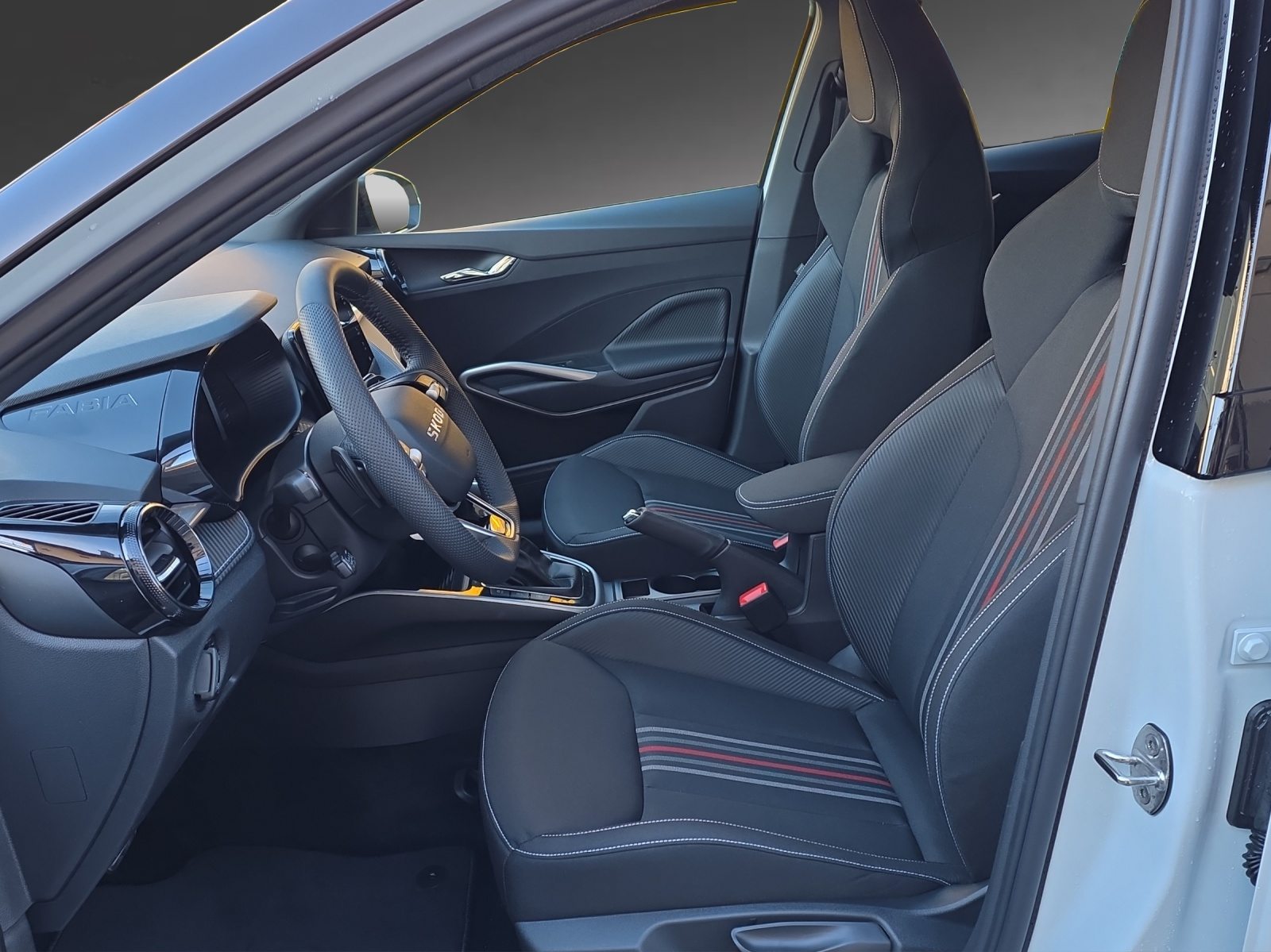 SKODA Fabia 130, Essence, Voiture nouvelle, Automatique - 6