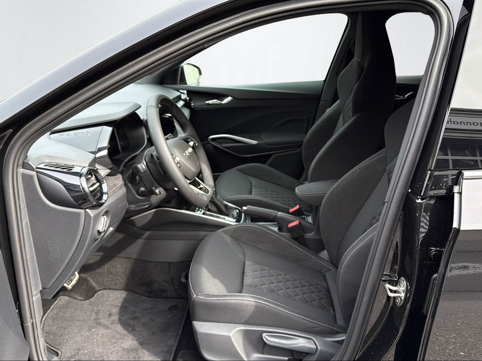 SKODA Fabia 1.0 TSI Dynamic DSG, Petrol, New car, Automatic - 5