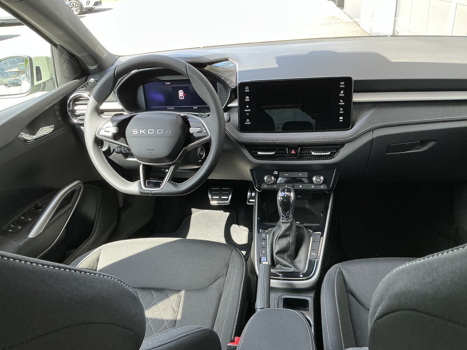 SKODA Fabia 1.0 TSI Dynamic DSG, Essence, Voiture nouvelle, Automatique - 7