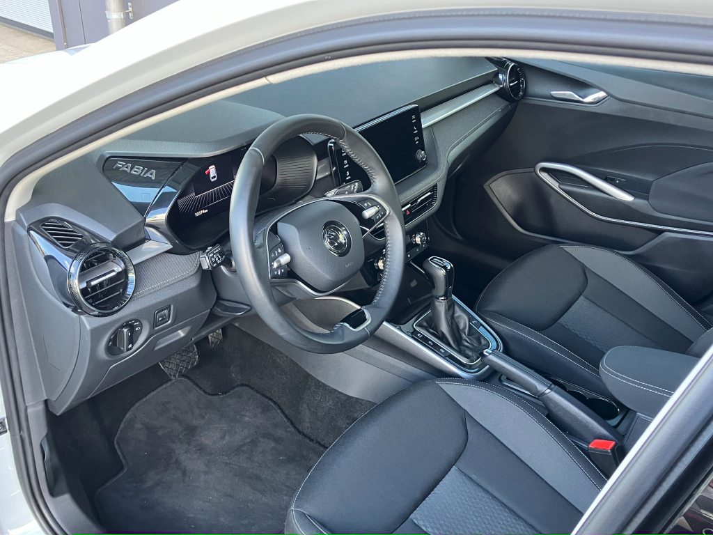 SKODA FABIA 1.0 TSI Selection DSG, Benzin, Occasion / Gebraucht, Automatik - 4