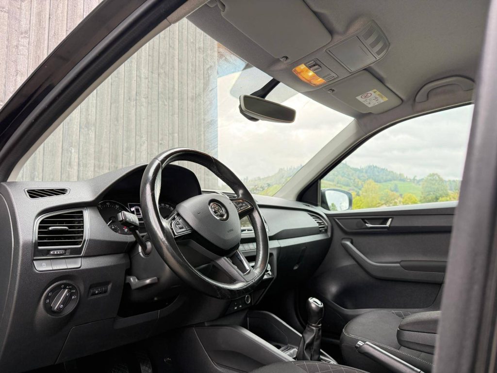 SKODA 1.2 TSI Style, Petrol, Second hand / Used, Manual - 5