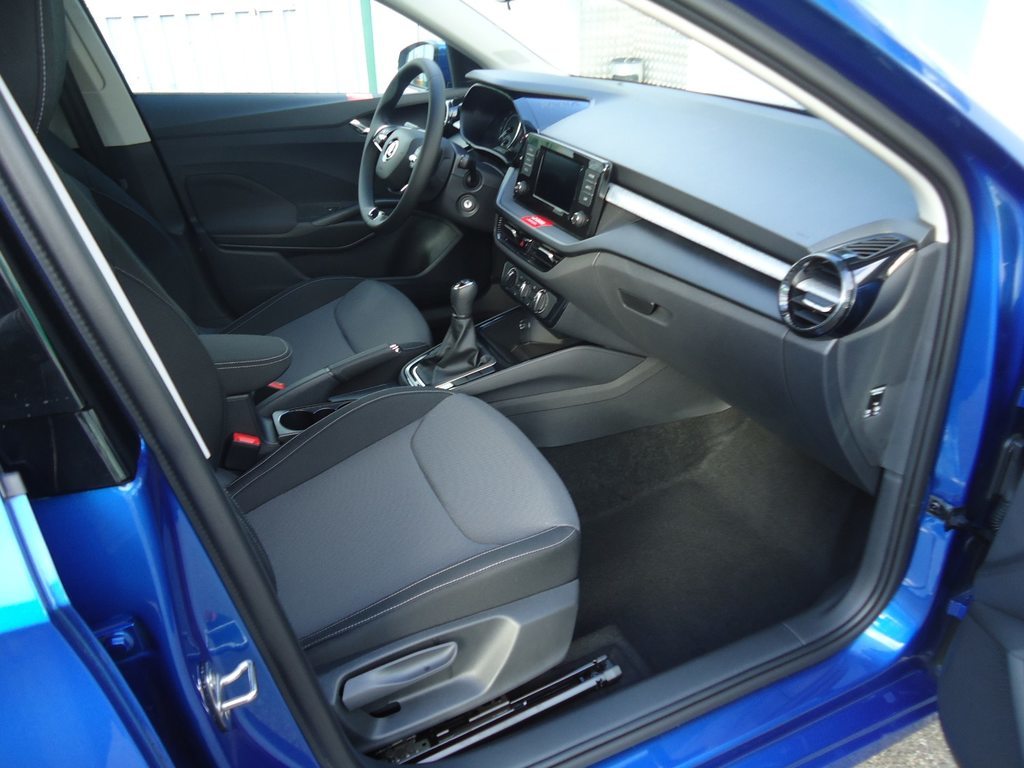 SKODA Fabia 1.0 TSI Ambition, Benzin, Occasion / Gebraucht, Handschaltung - 4