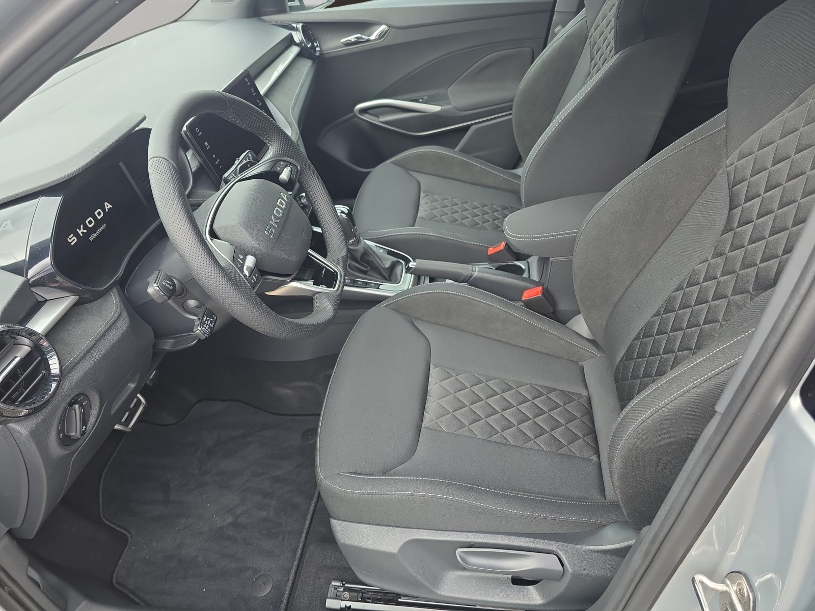 SKODA Fabia Dynamic (Netto), Benzin, Occasion / Gebraucht, Automat - 4