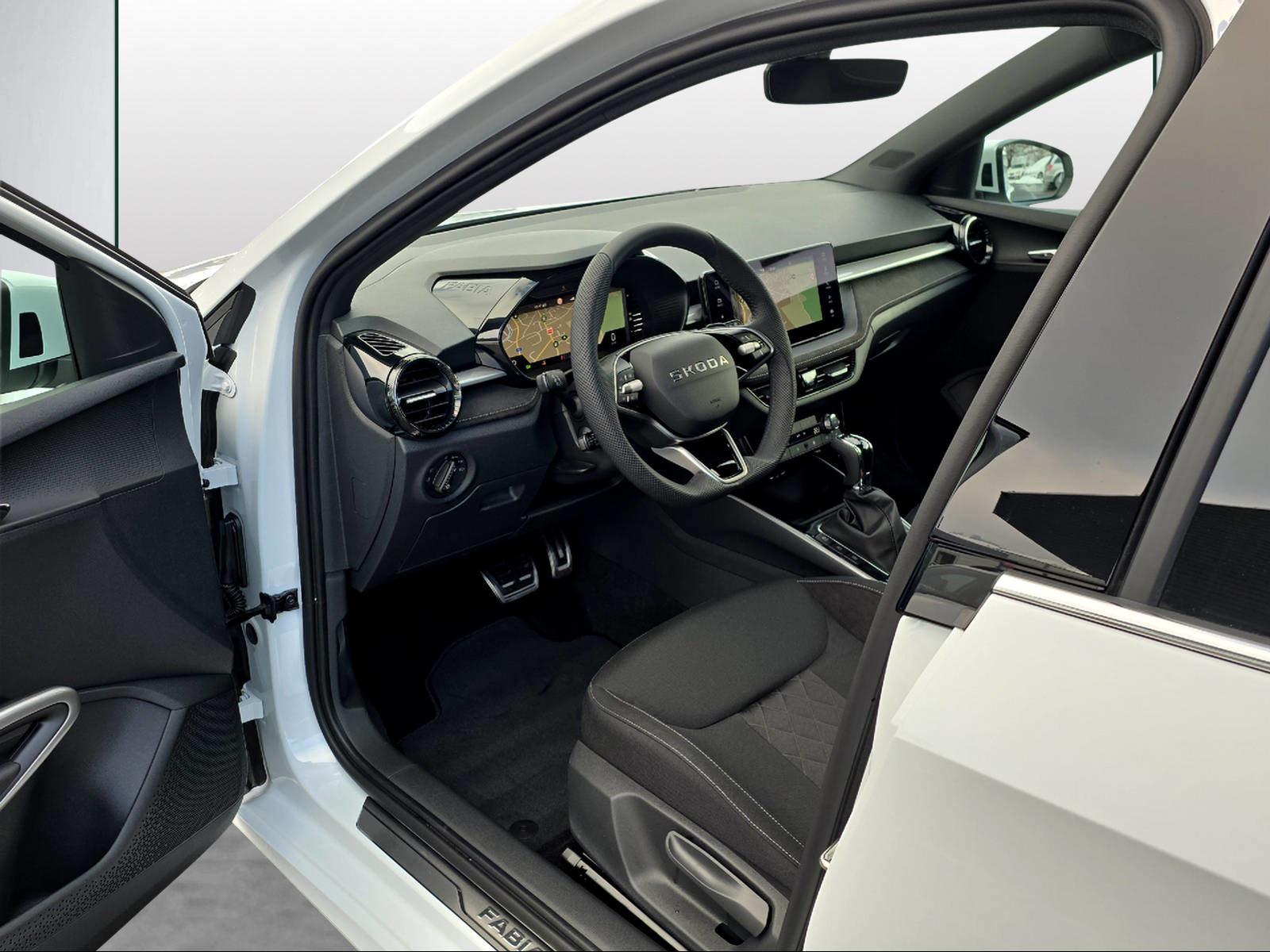 SKODA Fabia Dynamic (Netto), Benzin, Occasion / Gebraucht, Automatik - 6