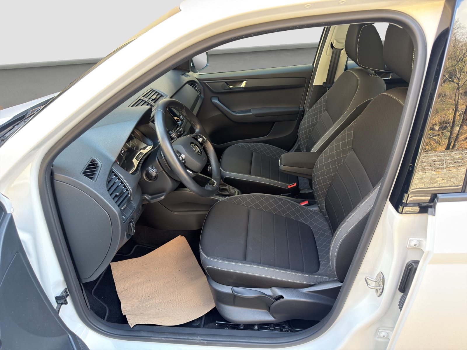 SKODA FABIA Limousine Ambition, Essence, Occasion / Utilisé, Automatique - 6