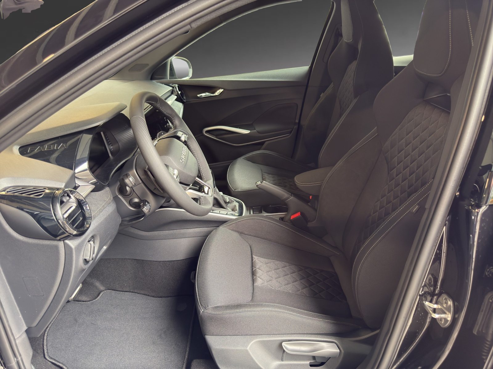 SKODA Fabia Dynamic (Netto), Benzin, Occasion / Gebraucht, Automatik - 6