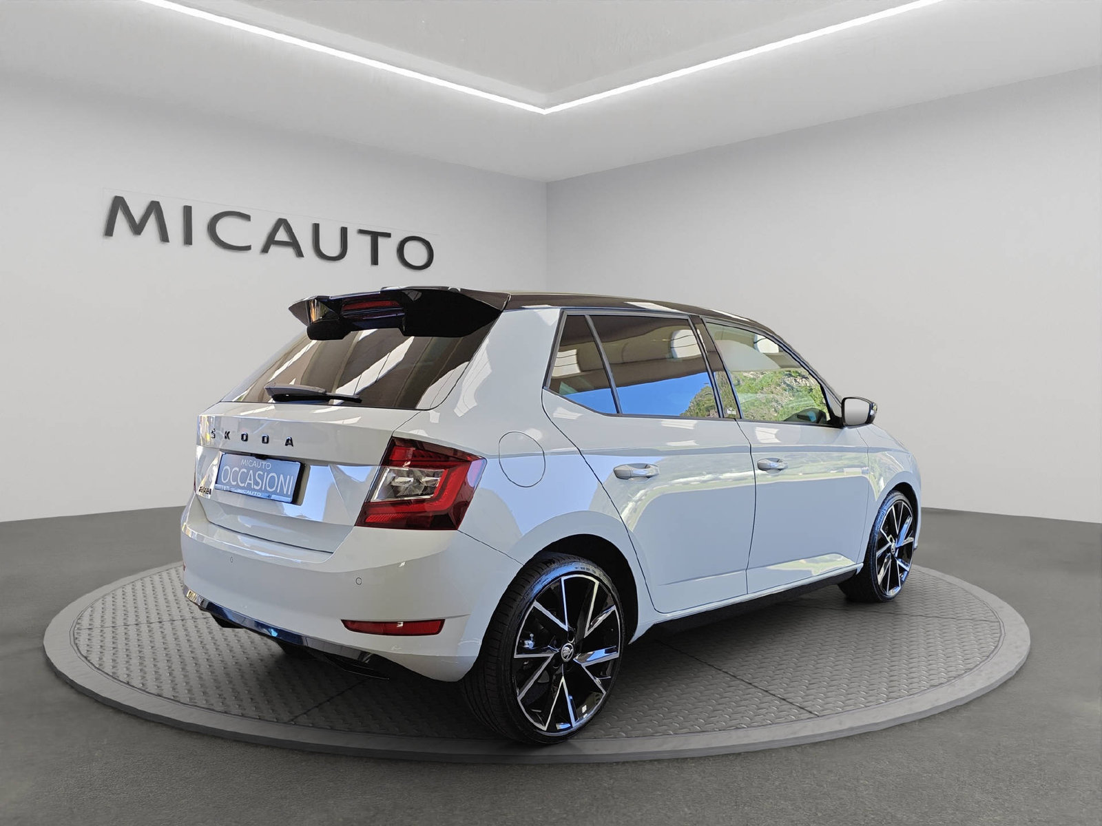 SKODA Fabia 1.0 TSI Monte Carlo DSG, Petrol, Second hand / Used, Automatic - 2