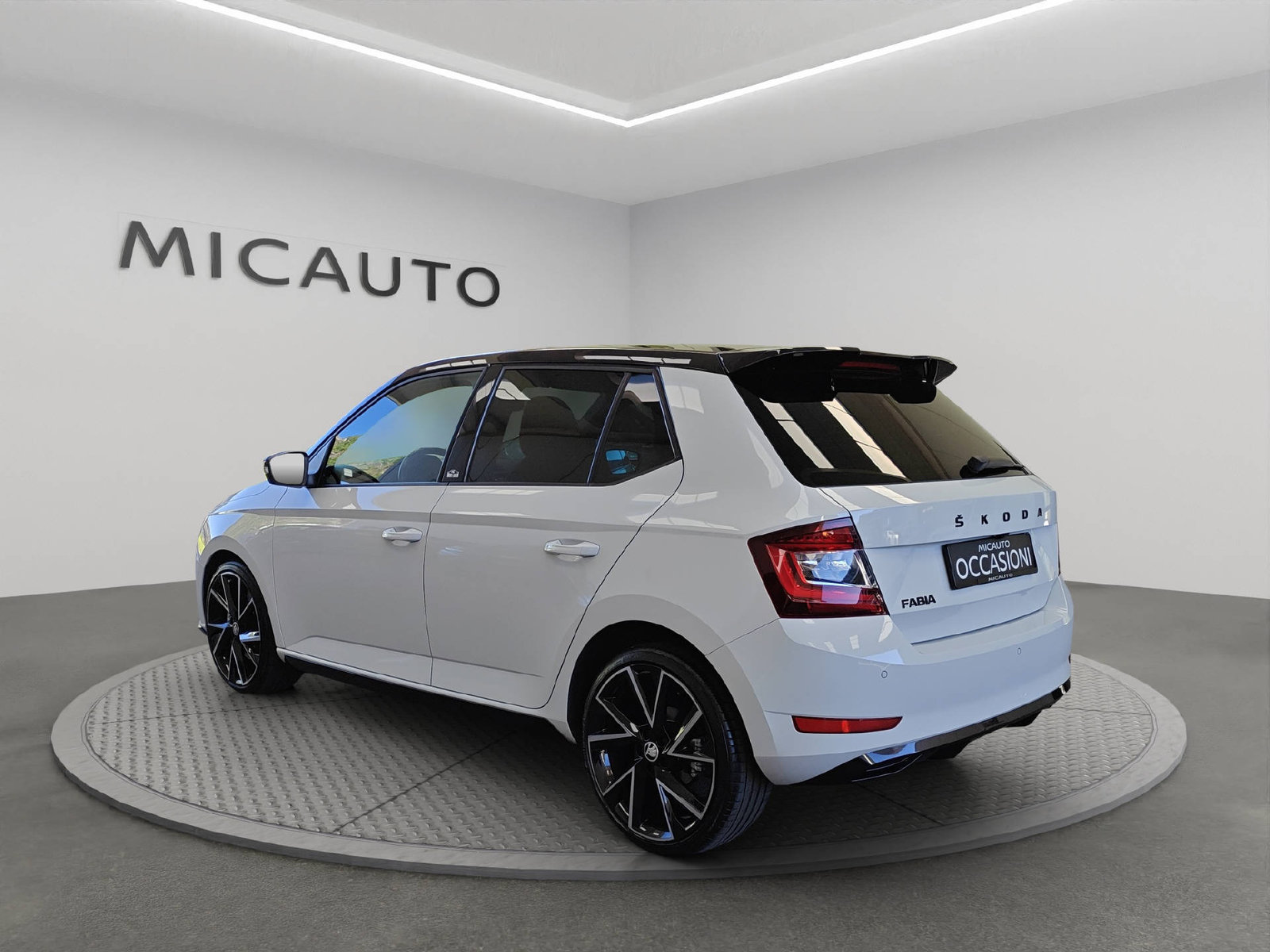 SKODA Fabia 1.0 TSI Monte Carlo DSG, Petrol, Second hand / Used, Automatic - 3