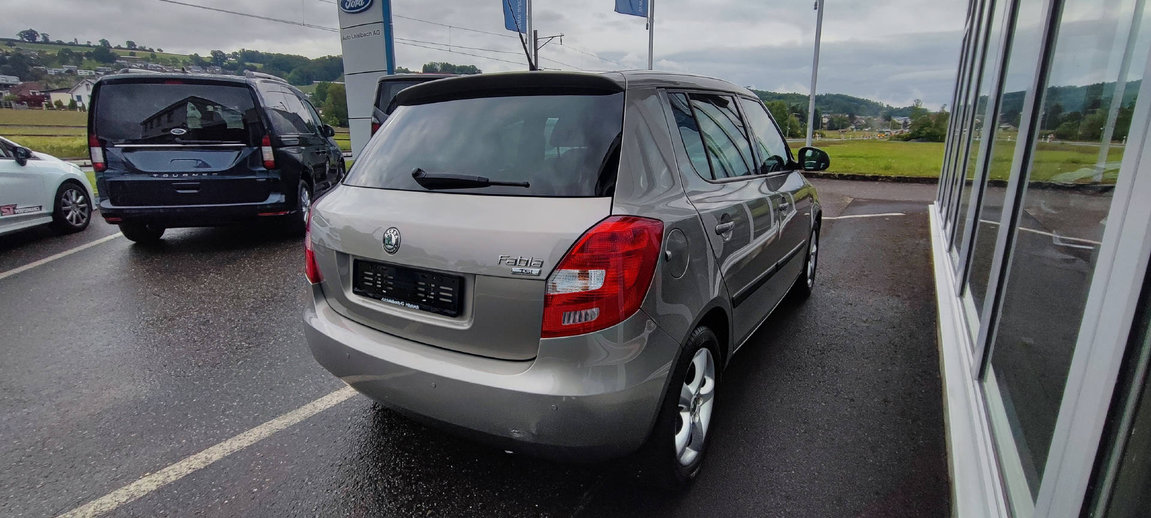 SKODA Fabia 1.2 TSI Ambiente, Petrol, Second hand / Used, Manual - 3