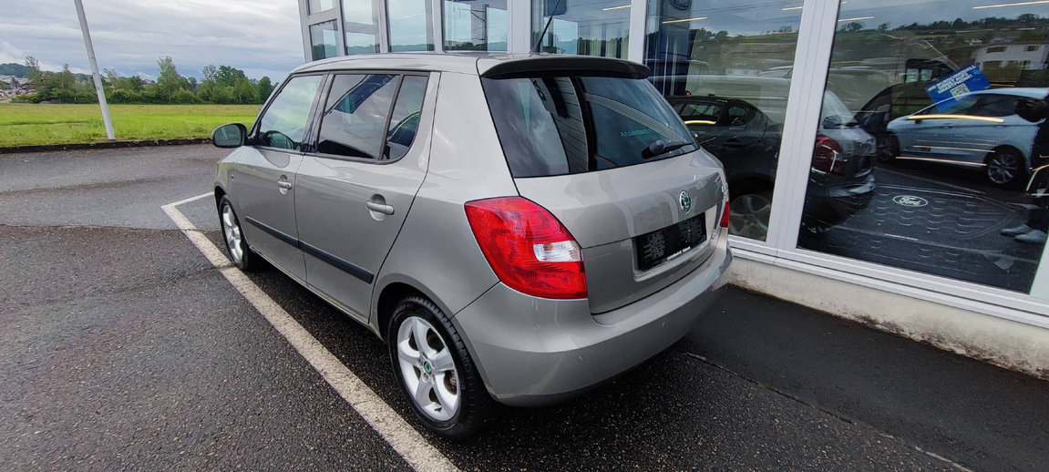 SKODA Fabia 1.2 TSI Ambiente, Petrol, Second hand / Used, Manual - 4