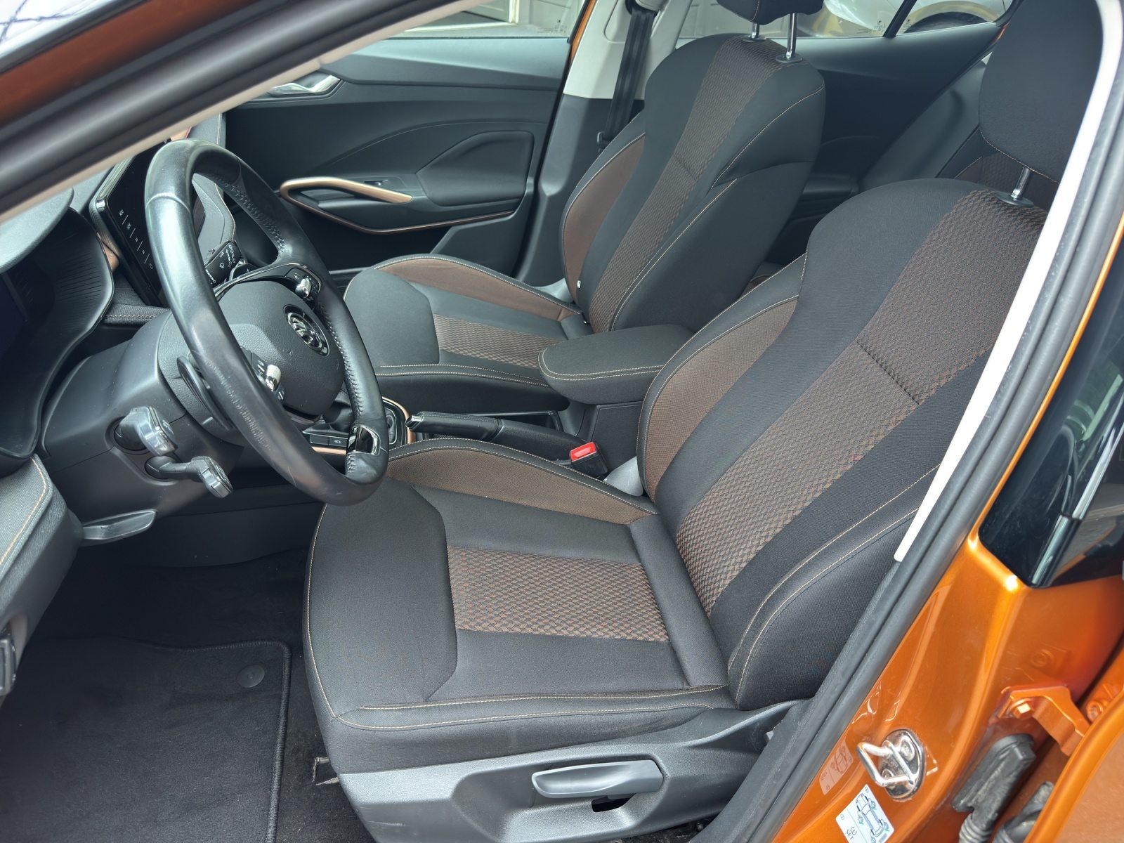 SKODA FABIA First Edition, Essence, Occasion / Utilisé, Automatique - 6