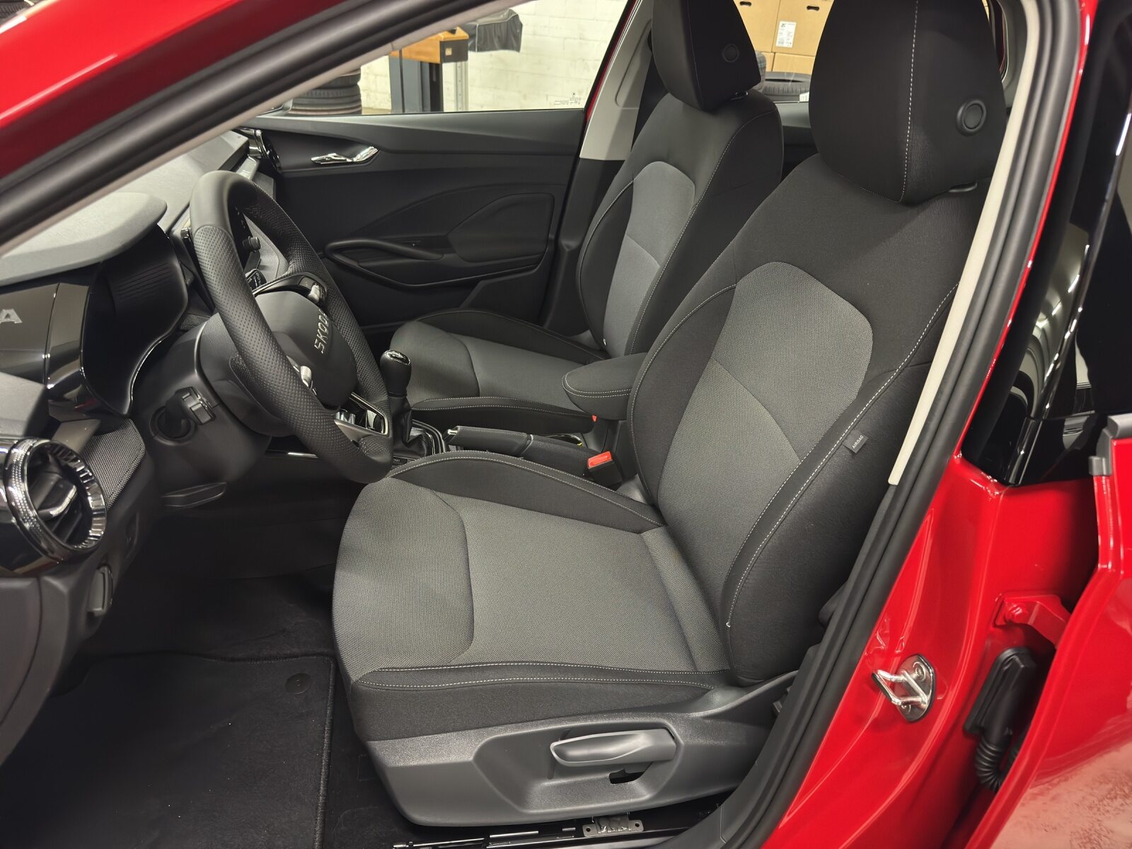 SKODA Fabia Selection, Benzin, Occasion / Gebraucht, Handschaltung - 6