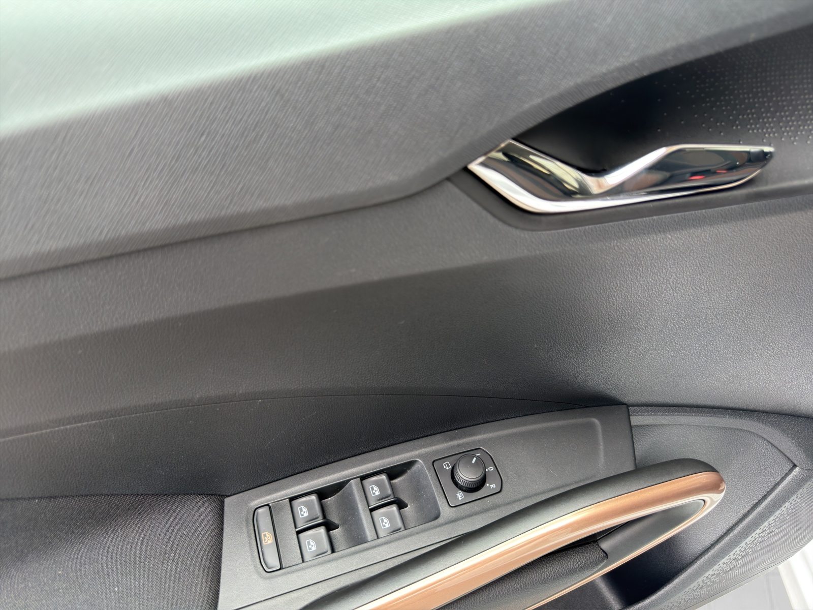 SKODA FABIA First Edition, Essence, Occasion / Utilisé, Automatique - 6