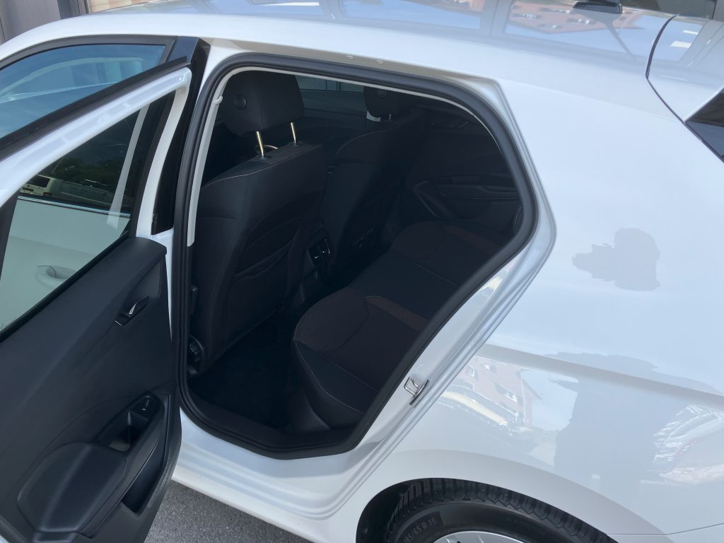 SKODA FABIA 1.0 TSI Selection DSG, Benzin, Occasion / Gebraucht, Automatik - 5