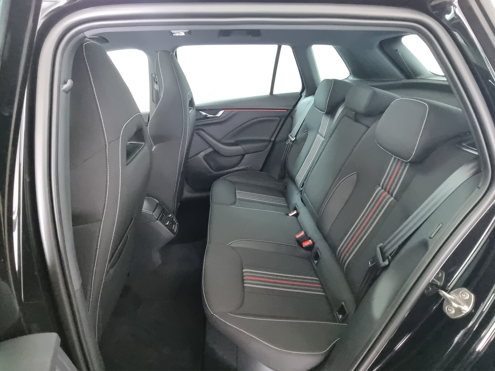 SKODA Kamiq 1.5 TSI Monte Carlo DSG, Benzin, Neues Fahrzeug mit Tageszulassung, Automatik - 7