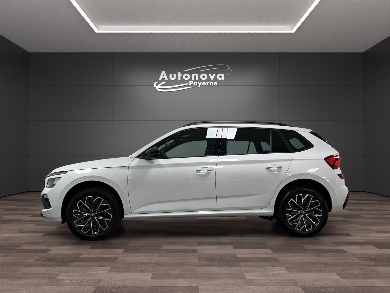 SKODA Kamiq 1.0 TSI Dynamic DSG, Petrol, New car, Automatic - 3