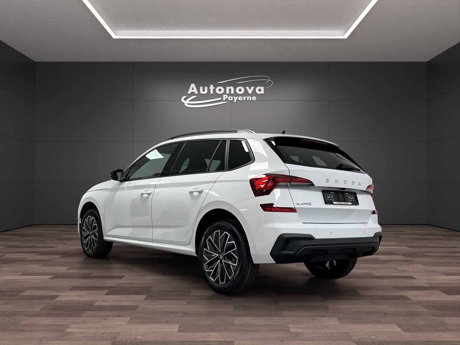 SKODA Kamiq 1.0 TSI Dynamic DSG, Petrol, New car, Automatic - 4