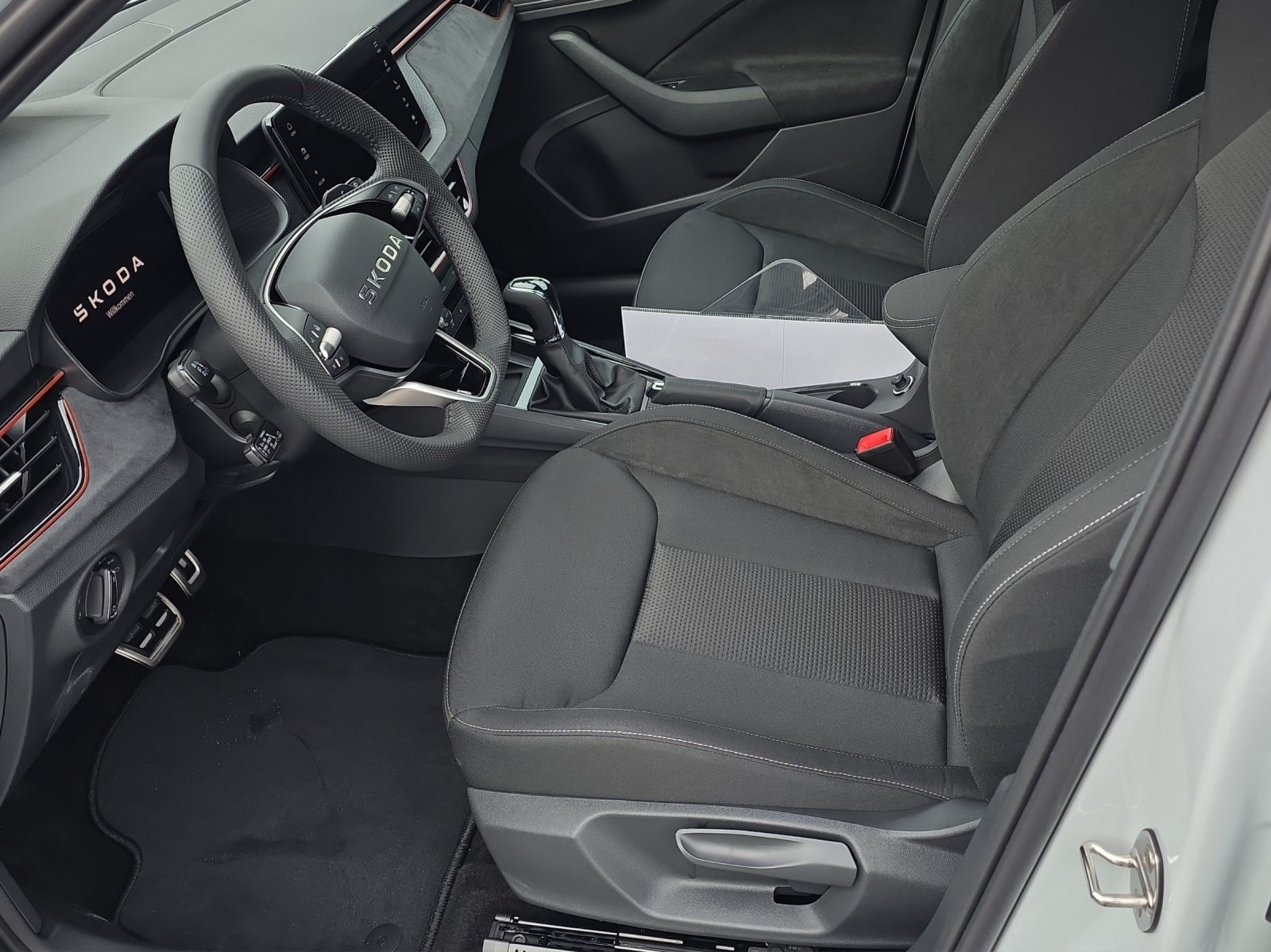 SKODA Kamiq 1.0 TSI Dynamic DSG, Benzin, Neuwagen, Automatik - 4