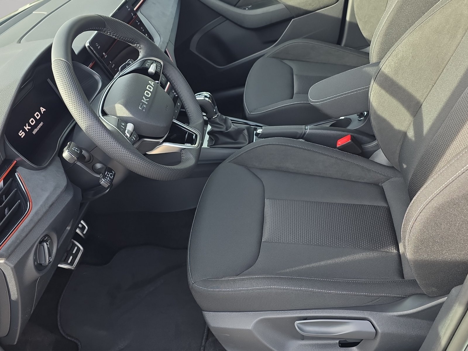 SKODA Kamiq 1.0 TSI Dynamic DSG, Benzin, Neuwagen, Automatik - 4