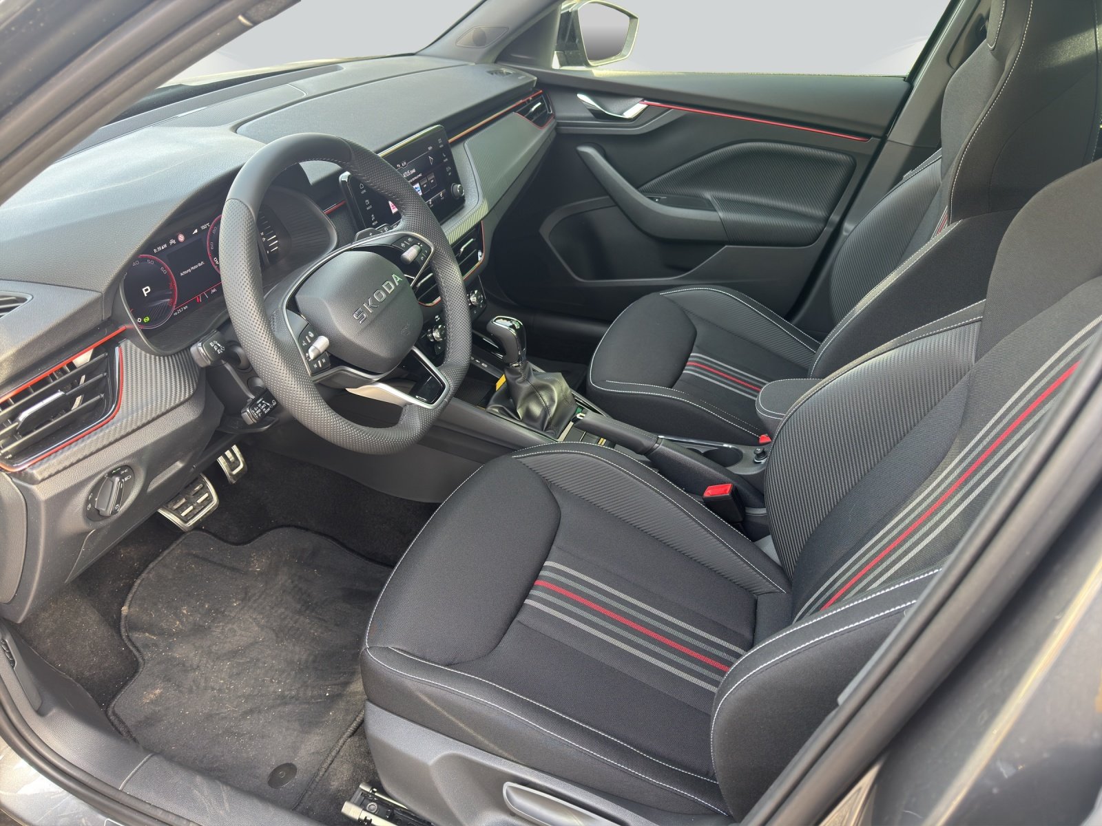 SKODA Kamiq 1.5 TSI Monte Carlo DSG, Petrol, New car, Automatic - 7