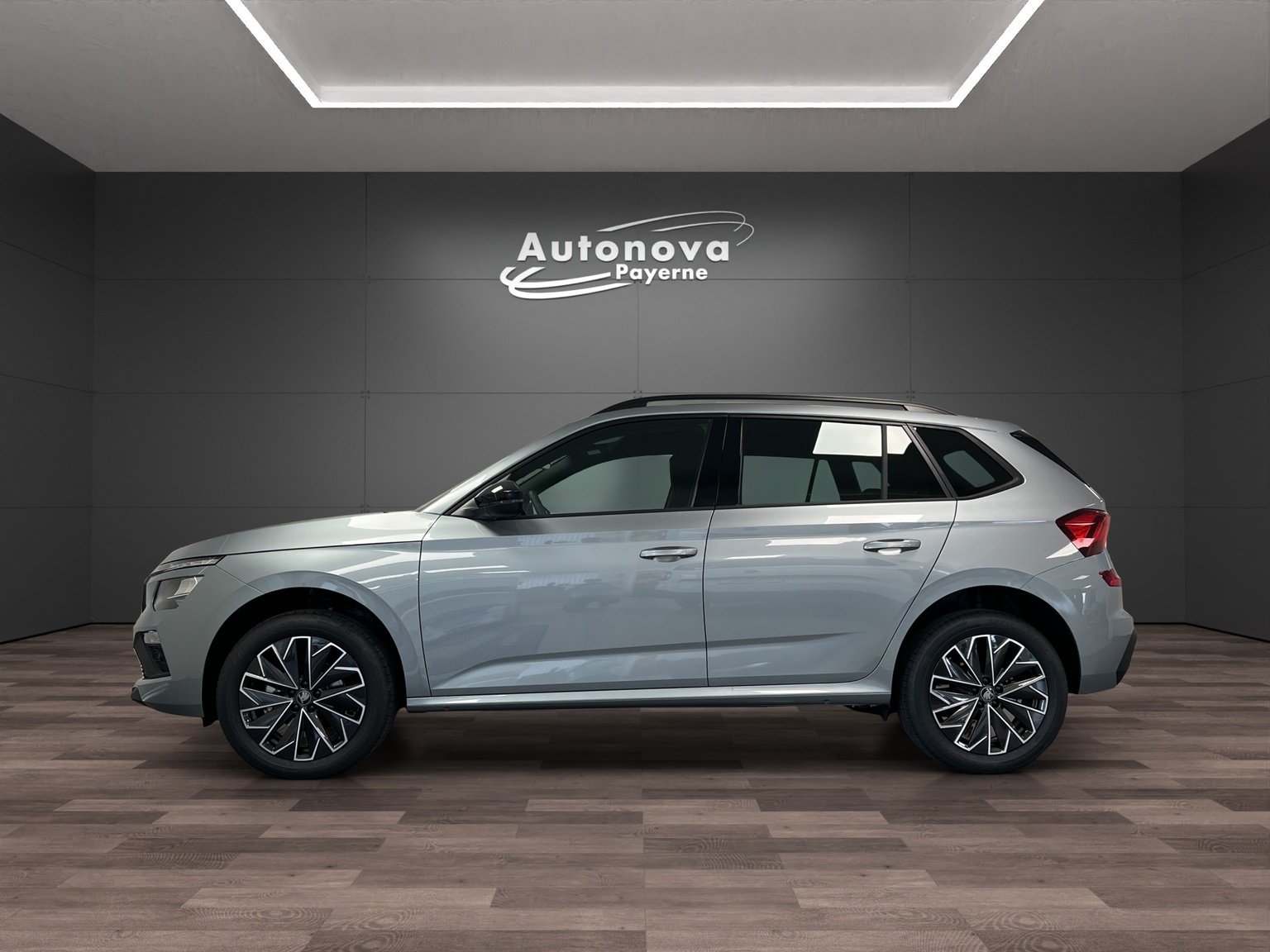 SKODA Kamiq 1.0 TSI Dynamic DSG, Petrol, New car, Automatic - 3