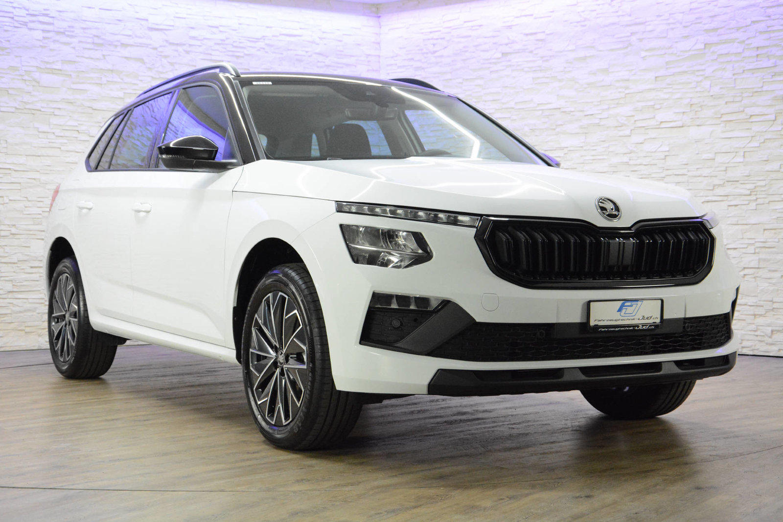 SKODA Kamiq 1.0 TSI Selection DSG, Petrol, New car, Automatic - 2