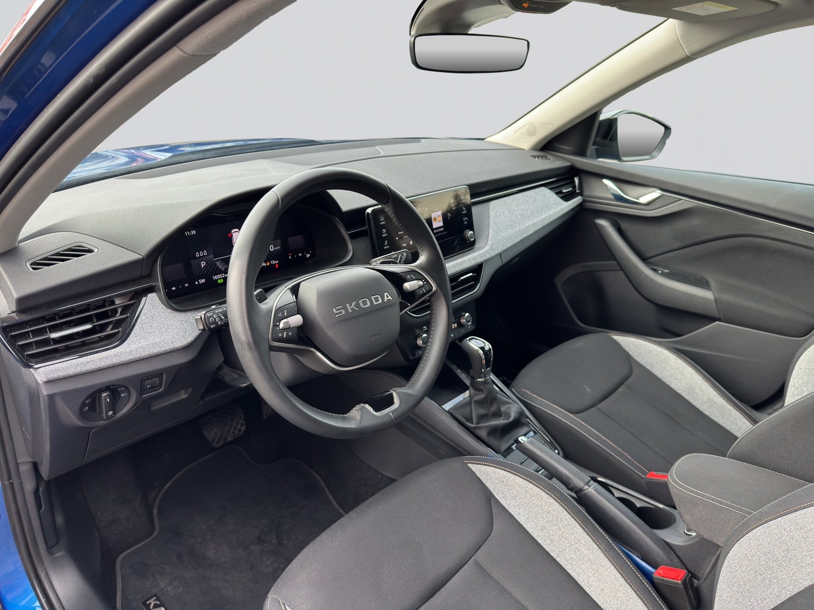 SKODA Kamiq 1.5 TSI Dynamic DSG Selection, Benzin, Occasion / Gebraucht, Automatik - 7