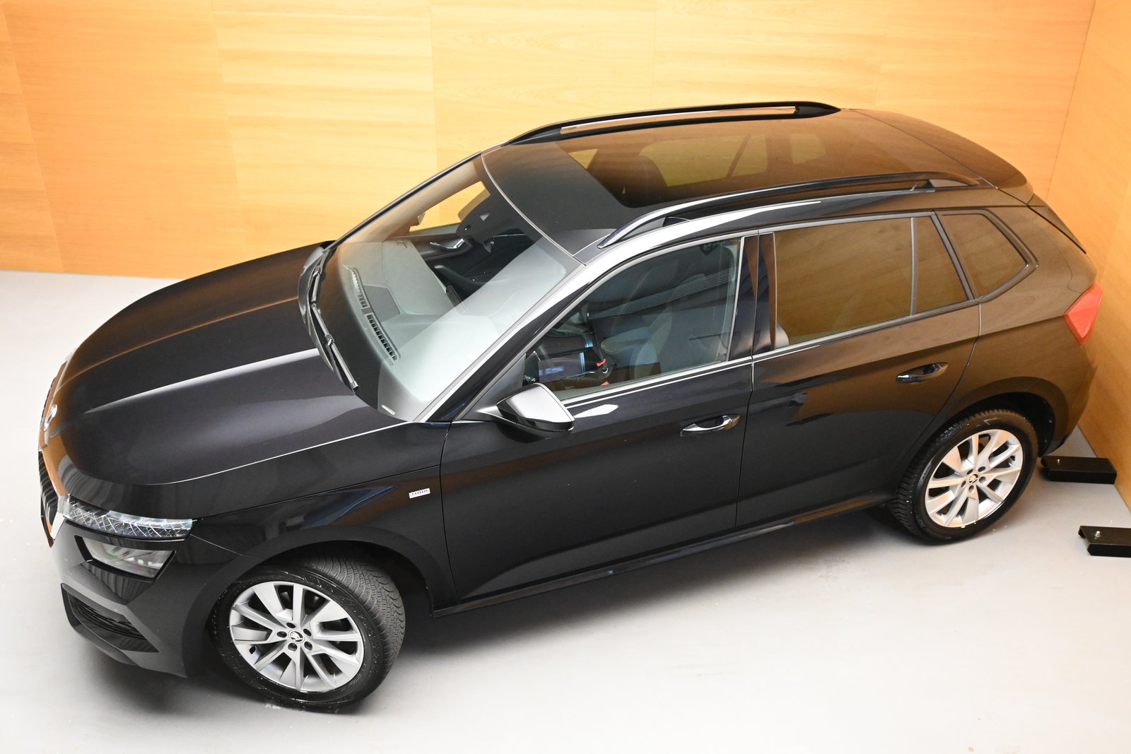 SKODA Kamiq 1.0 TSI Ambition DSG*Panoramadach*, Benzin, Occasion / Gebraucht, Automatik - 2