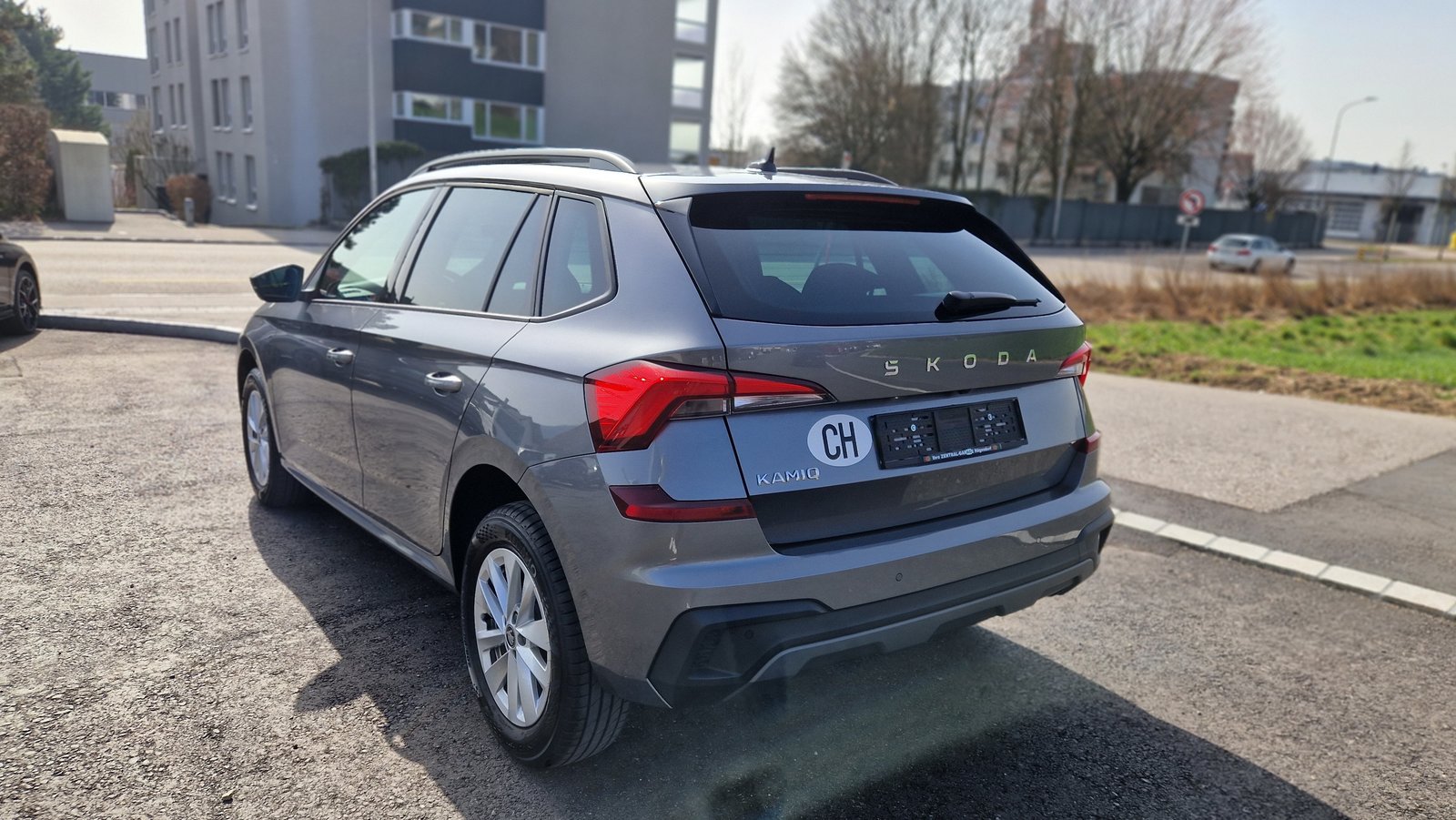 SKODA Kamiq 1.0 TSI Selection DSG, Petrol, Second hand / Used, Automatic - 3