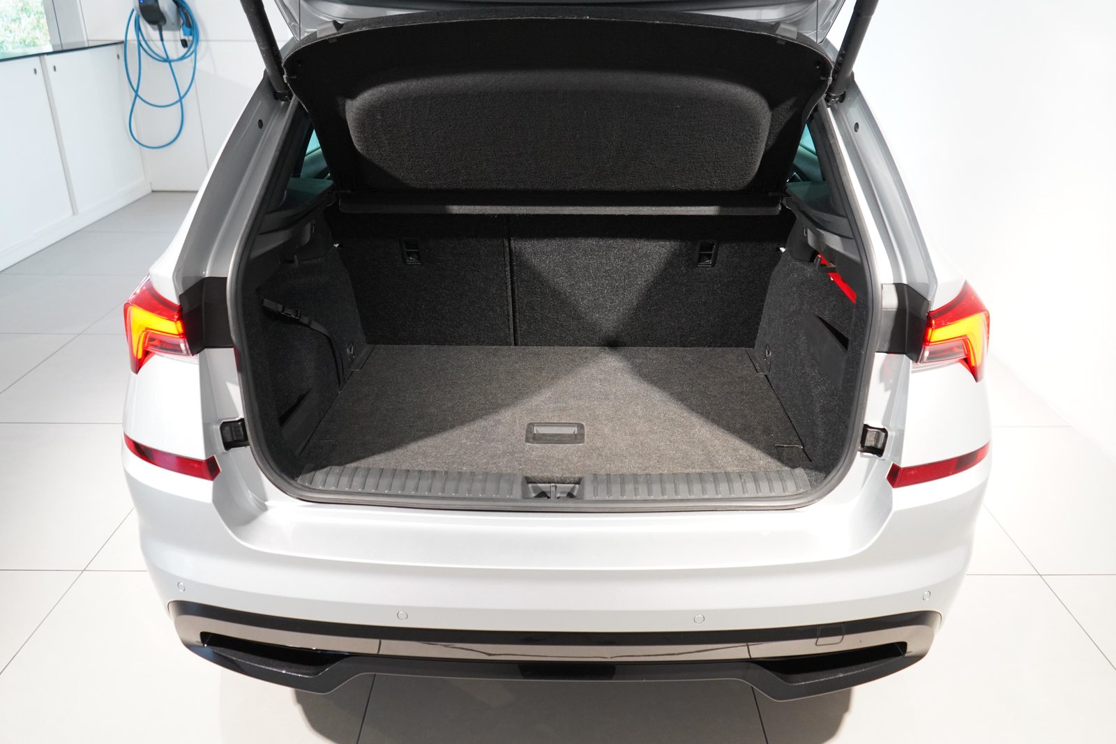 SKODA Kamiq 1.0 TSI Monte Carlo DSG, Benzin, Occasion / Gebraucht, Automatik - 5