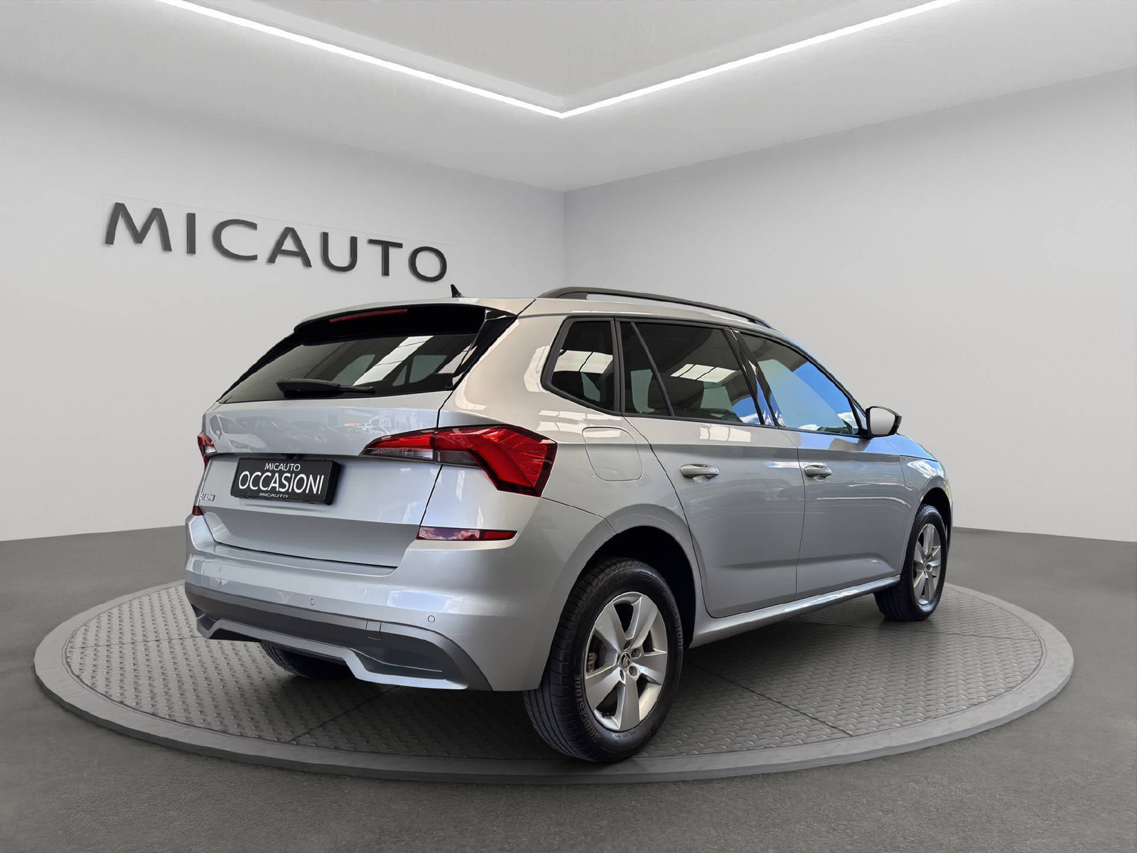 SKODA Kamiq 1.0 TSI Ambition DSG, Benzin, Occasion / Gebraucht, Automatik - 2