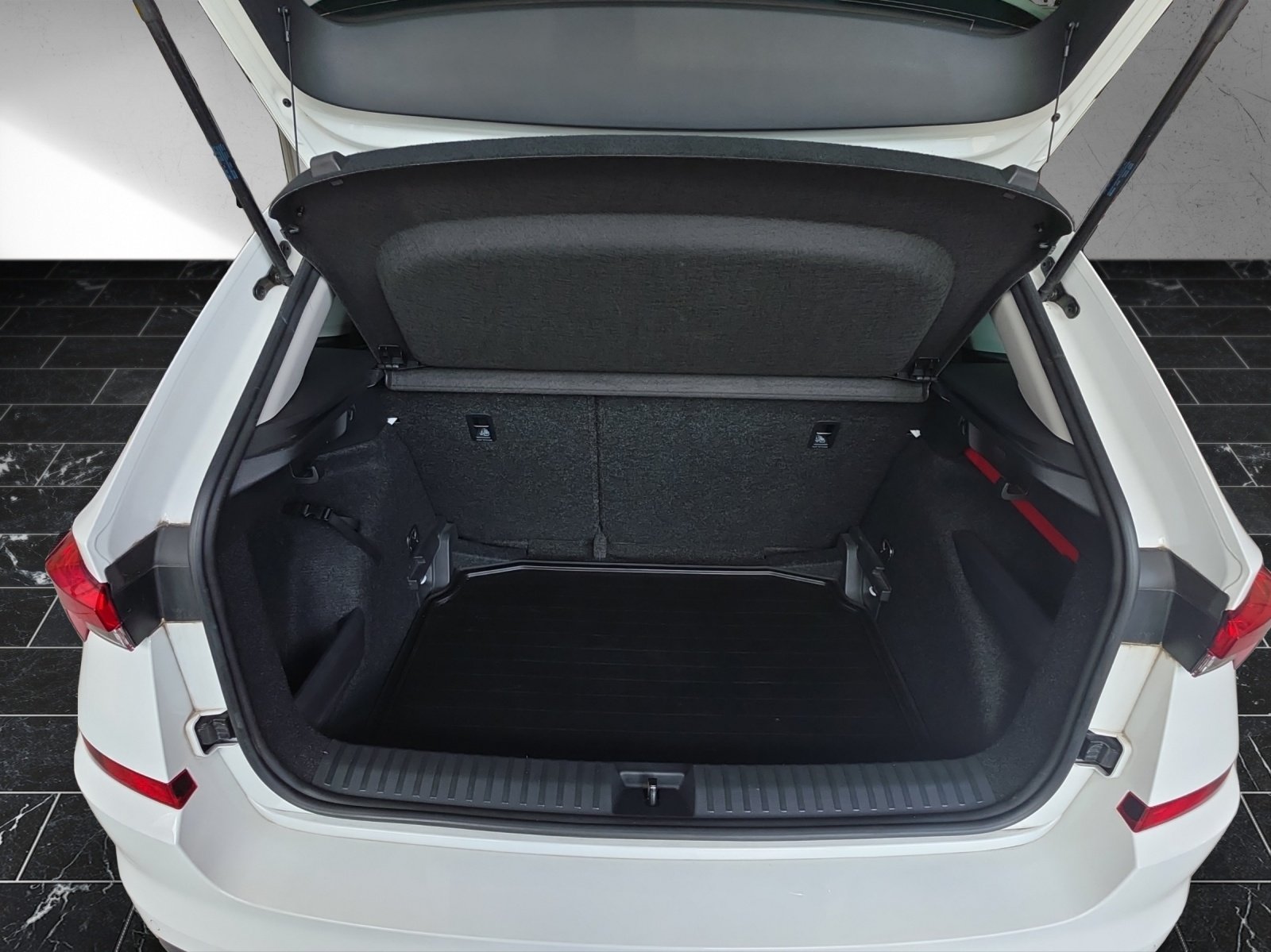 SKODA Kamiq 1.5 TSI Fresh DSG, Benzin, Occasion / Gebraucht, Automatik - 5