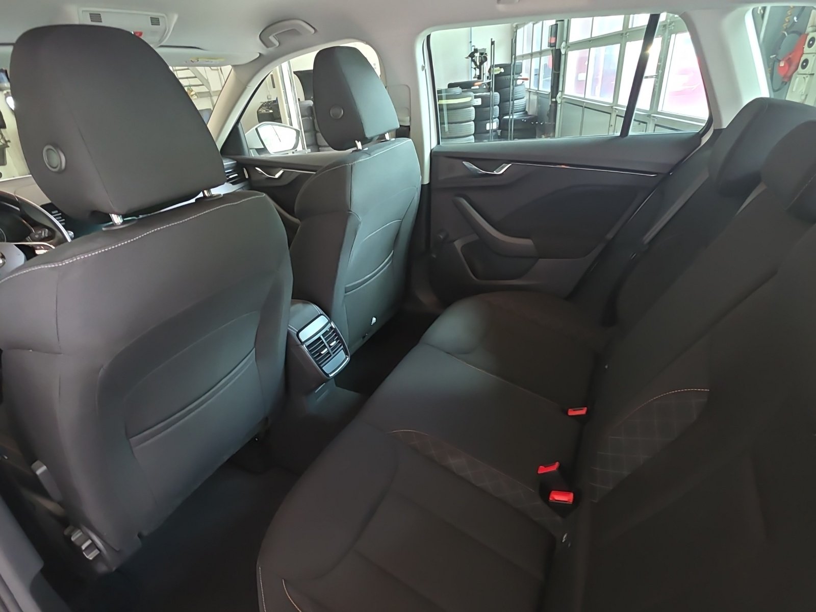 SKODA Kamiq 1.5 TSI Fresh DSG, Benzin, Occasion / Gebraucht, Automatik - 7