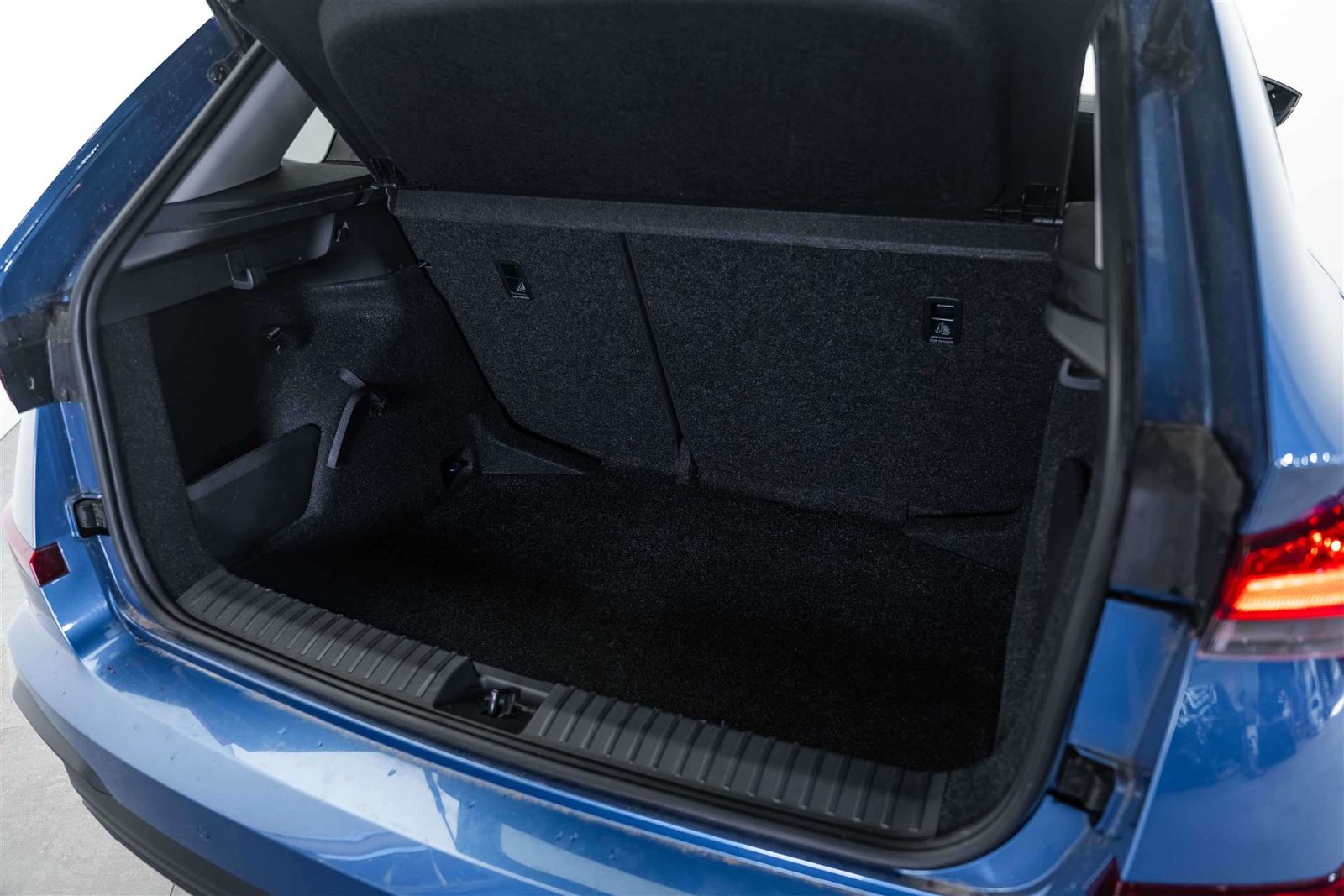 SKODA Kamiq 1.0 TSi Selection Black Dots DSG-Automat, Benzina, Occasioni / Usate, Automatico - 5