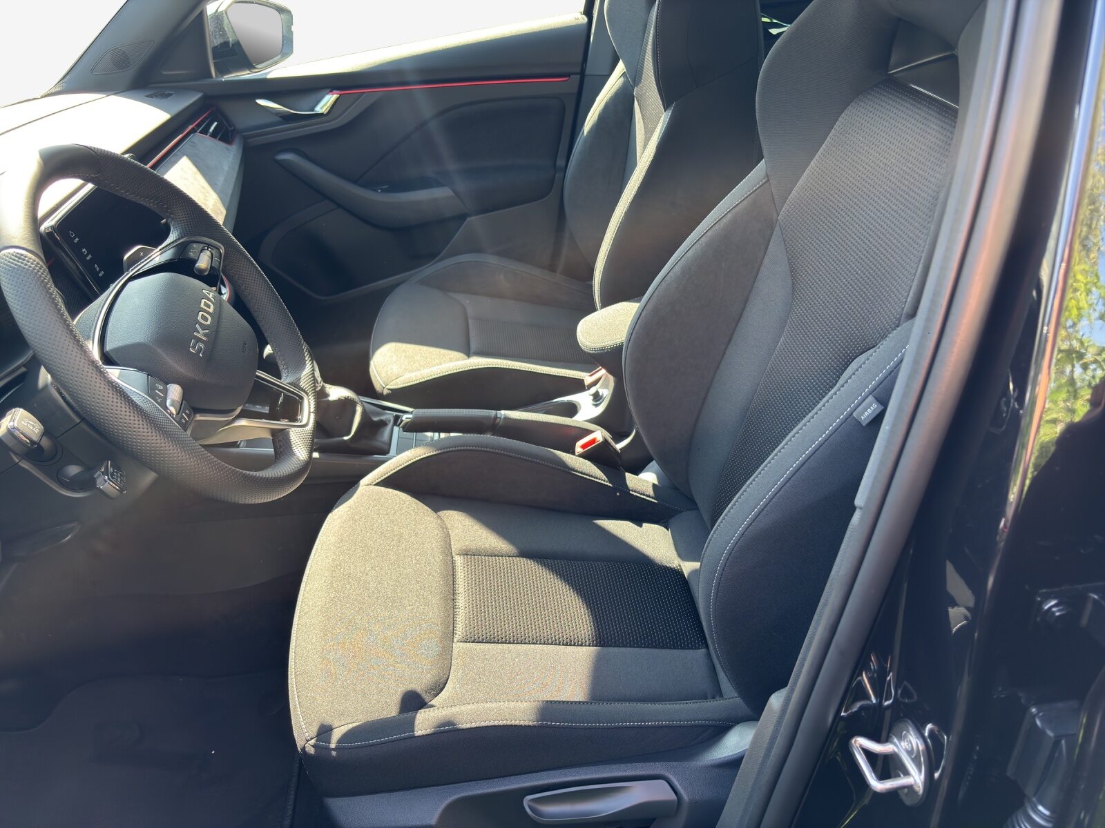 SKODA Kamiq Dynamic (Netto), Benzin, Occasion / Gebraucht, Automatik - 4